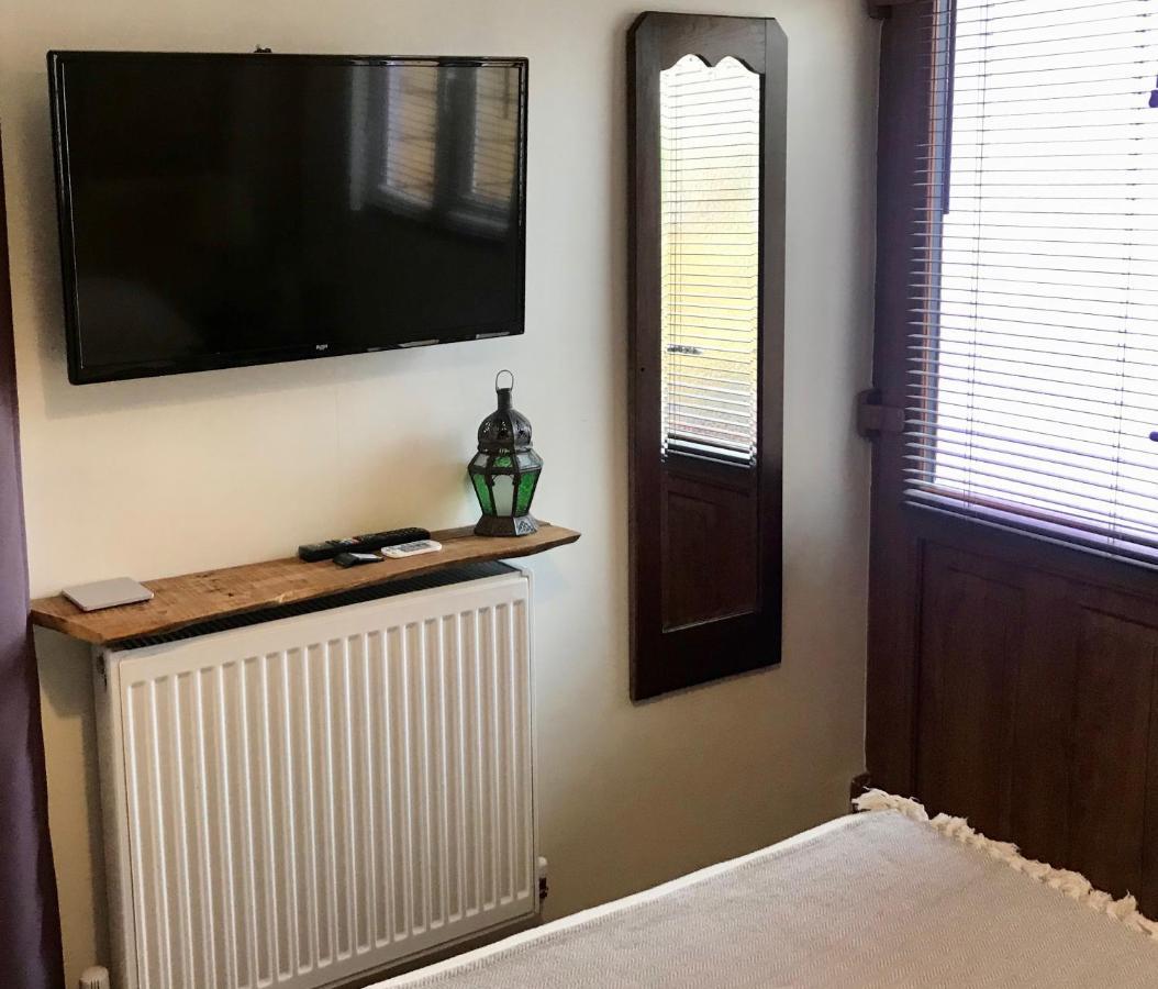 Cute Self-Contained Guest Room With Ensuite And Private Decked Porch In Glastonbury Exterior foto